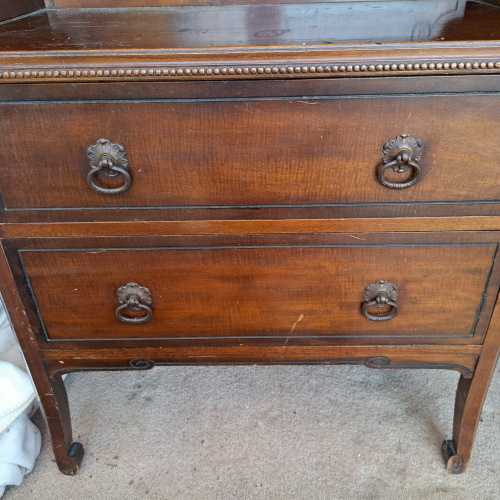 Oak Chest of Drawers